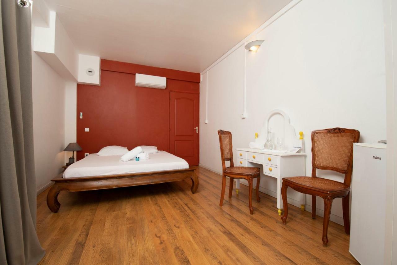 Le Zinzin Hotel Saint Pierre Esterno foto